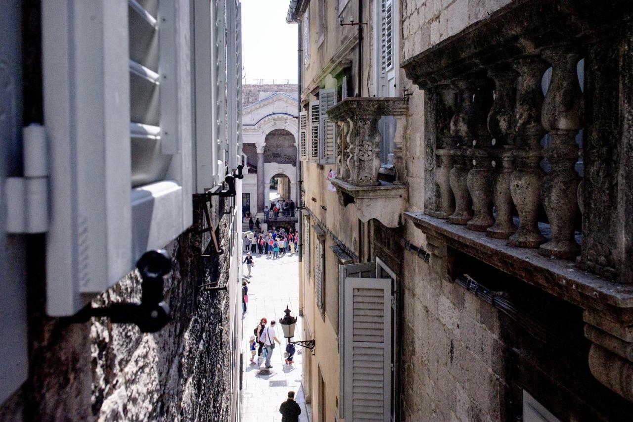 Apartment Peristil Cardo Split Bagian luar foto