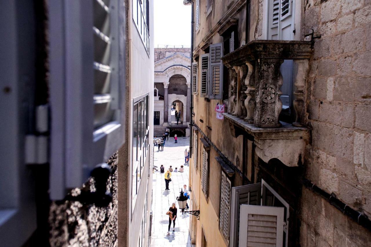 Apartment Peristil Cardo Split Bagian luar foto